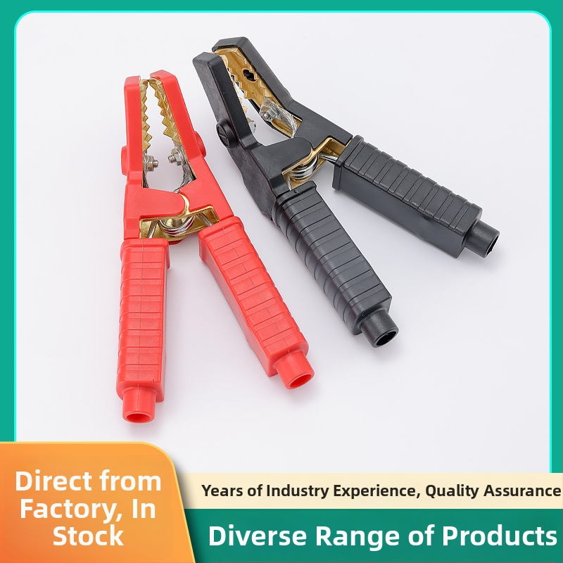 Krokodíla svorka na batériu – mosadz, hrubšia konštrukcia, pevný úchop pre batériu auta