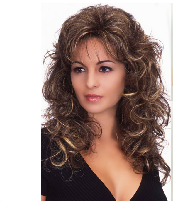 Hajparóka LY155 – Hosszú göndör haj diagonális frufival; hőálló rost; festhető és dauerolható