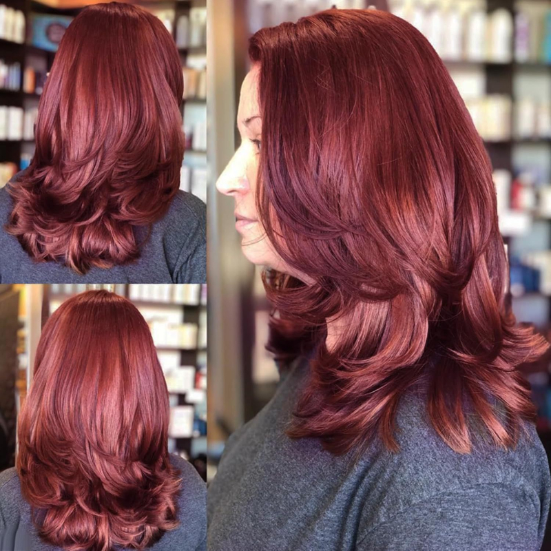 Model A-50 Perucă lungă buclată pentru femei, Fire de înaltă temperatură, păr lung buclat, Parte medie, Construcție cu mecanism