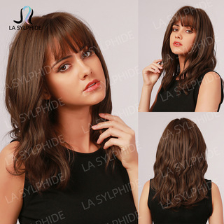 La Sylphide perucă - păr lung buclat, breton, capac mecanic, fibre rezistente la temperatură, poate fi vopsită