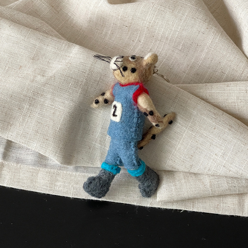 Pandantiv pentru chei din filc de lână — lucrat manual, talisman drăguț pentru geantă, model animal mic, stil drăguț, primăvara 2025