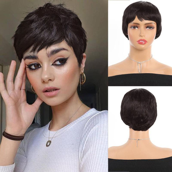 Păr feminin cu breton oblic, din fibre rezistente la temperatură, construcție mecanică, modelează fața, nu poate fi vopsită sau supusă permamentului.