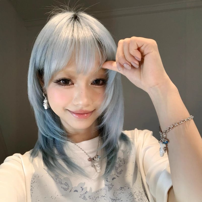 Fényes jégkék rövid egyenes paróka mullet-bob frizurával, Y2K cosplay, természetes, valósághű teljes paróka