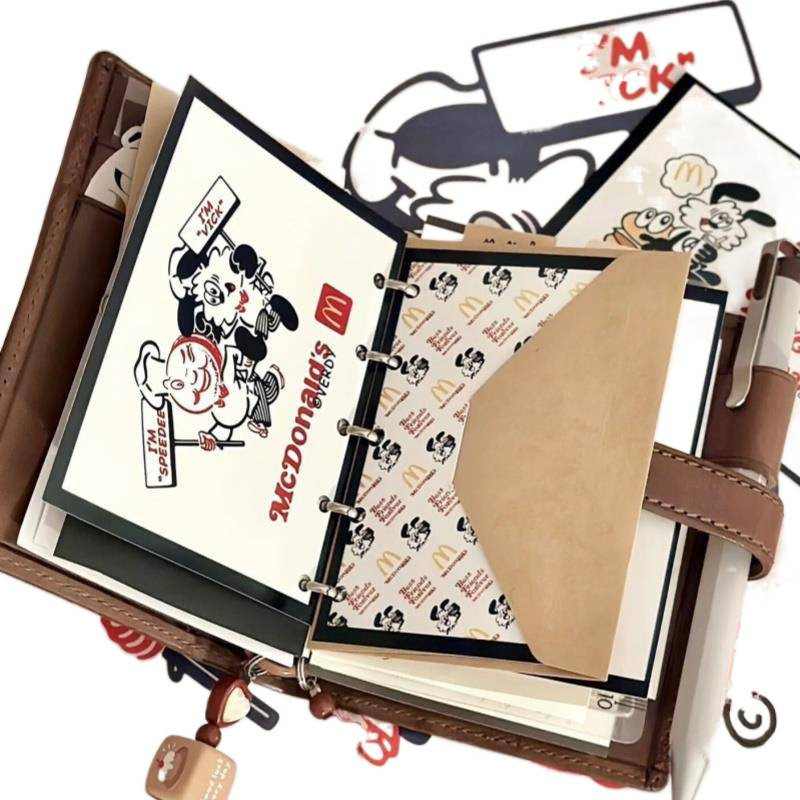 Bilježnica s koricom od umjetne kože, s vezom listova (loose-leaf), papir od drvene pulpe 40 g/m², poslovni uredski stil