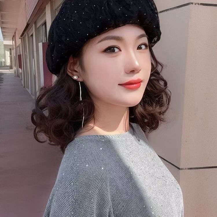 Kratka kovrčava perika s čipkastim kapom, sve-u-jednom, model at1161, za dame, vlakna otporna na toplinu, nije dopušteno bojanje niti trajna, prekrivanje sijede i volumen