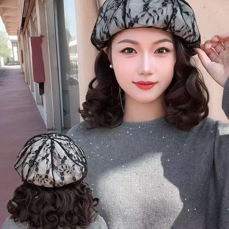 Kratka kovrčava perika s čipkastim kapom, sve-u-jednom, model at1161, za dame, vlakna otporna na toplinu, nije dopušteno bojanje niti trajna, prekrivanje sijede i volumen