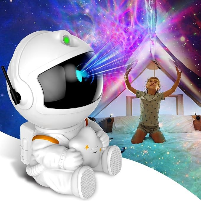LED projekcijska lampica s astronautom i zvjezdanim nebom; atmosfera magle – tiha, daljinsko upravljanje, USB napajanje
