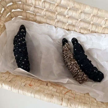 Banana kopča za kosu – vintage stil, leopard uzorak s točkicama, ručna izrada, akril