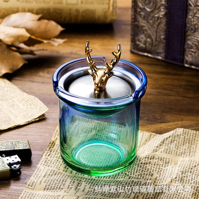 Scrumieră cu capac, în formă de pâlnie, din sticlă groasă, decorativă, cu posibilitatea de personalizare