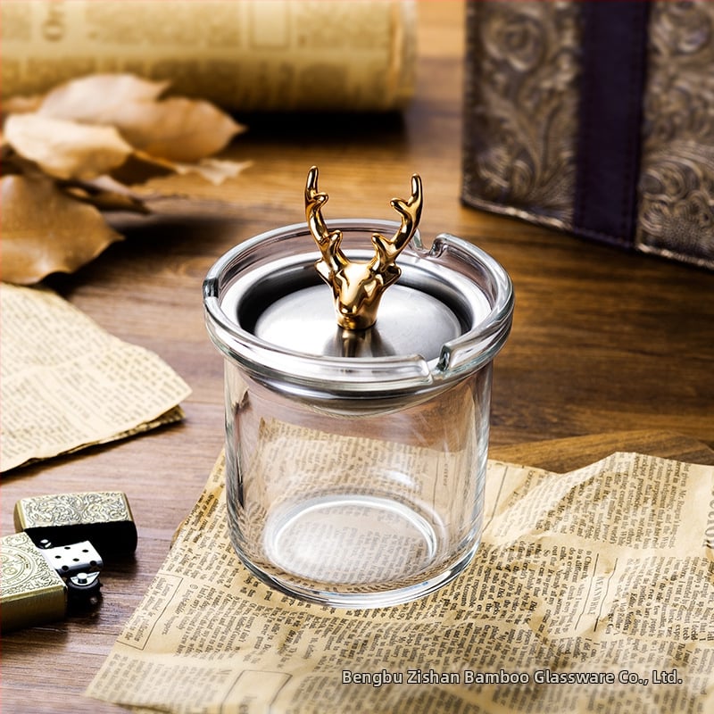 Scrumieră cu capac, în formă de pâlnie, din sticlă groasă, decorativă, cu posibilitatea de personalizare