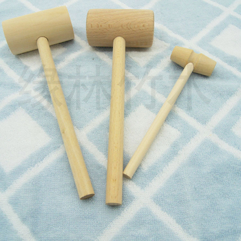 Dreveni dječji čekić za igru – materijal: buk / lotos drvo; stil: moderni minimalistički; pakiranje: kartonska kutija