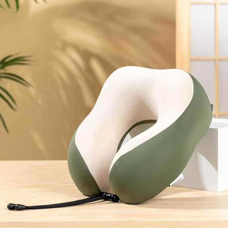 Pernă pentru gât în formă de U din spumă memory pentru uz casnic și călătorii; ușoară, până la aproximativ 500 g; potrivit pentru toate grupele de vârstă.