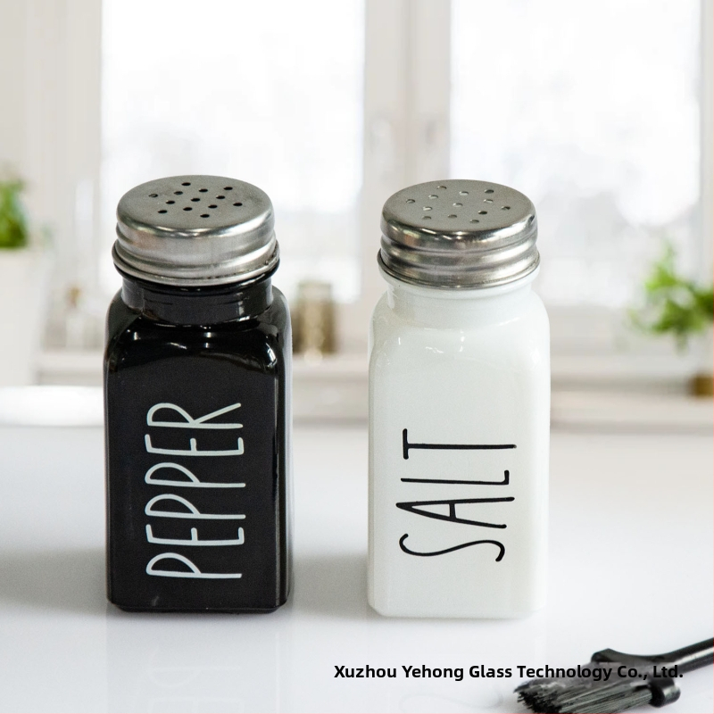 Sklenený set fľaštičiek na korenie – Yehong YH-918198; Materiál: sklo; Typ korenín: pevné koreniny; Štýl: moderný minimalistický