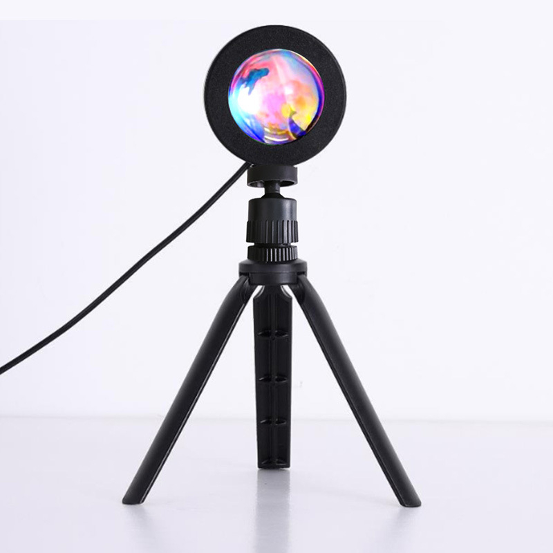 RGB lampica za projekciju zalaska sunca na tripod-u — ambijentalno svjetlo