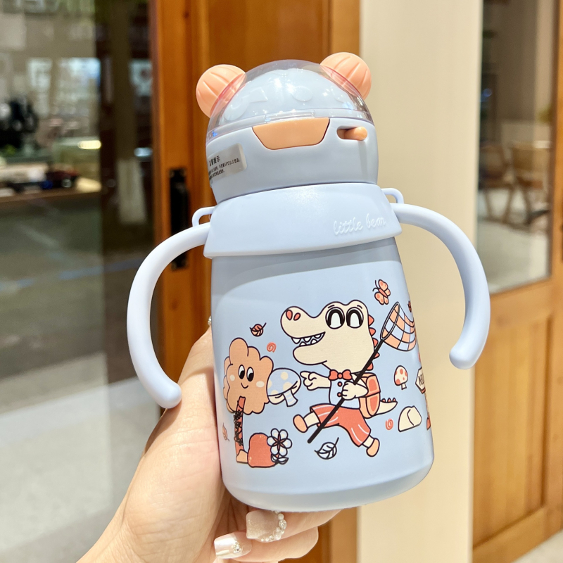 Dječja termos boca s držalom i slamkom, sigurnosno usta s oblikom patke za sigurno piće — unutarnje 316 nerđajućeg čelika, vanjsko 304 nerđajućeg čelika, izolacija 6–12 sati, mogućnost vlastitog logotipa