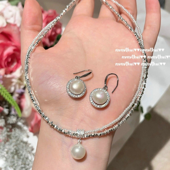 Nyaklánc kagylóból származó gyöngyös medállal, levehető, aranyozott réz, hossz 31–40 cm, francia retro stílus