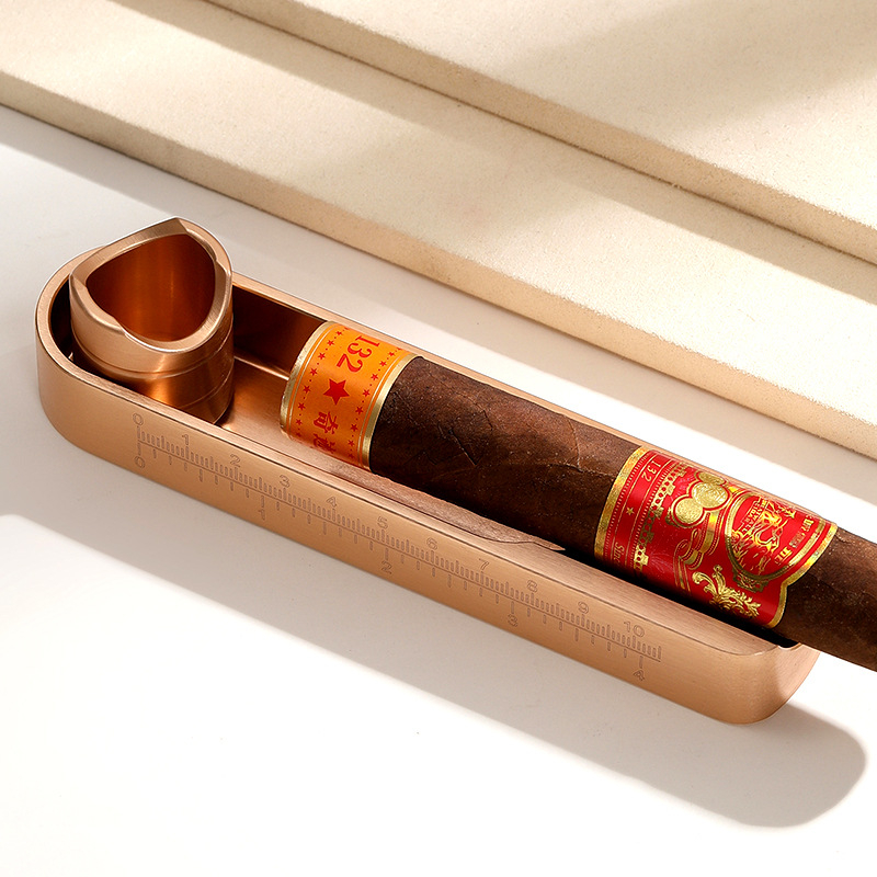 Szivar hamutál, hamutartóval és puncolóval, alumínium, CNC csiszolt felület, egyszerű, könnyű luxus stílus