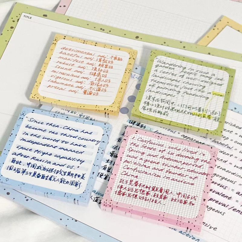 Hordozható jegyzetfüzet tintafolt mintázattal, szakítható lapokkal, 50 oldal, ragasztómentes