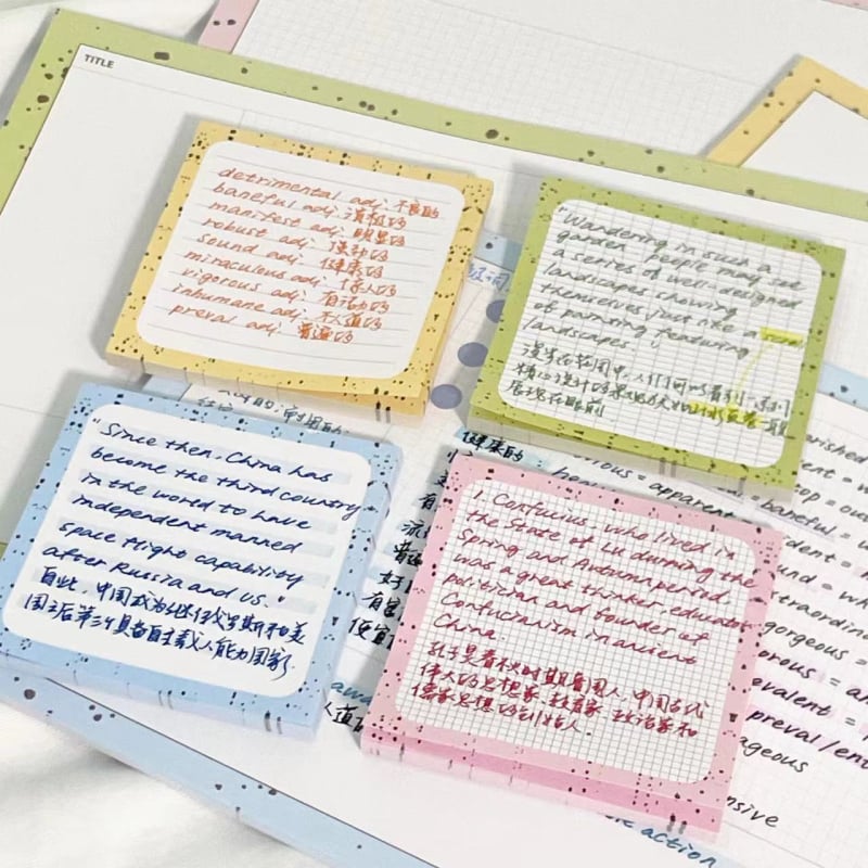 Hordozható jegyzetfüzet tintafolt mintázattal, szakítható lapokkal, 50 oldal, ragasztómentes