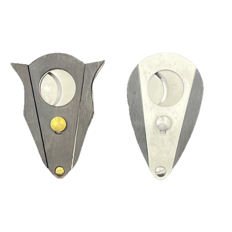 Macro View Rezač cigare u obliku šišmiša, ručno izrađen od metala