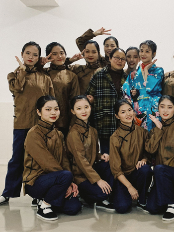 Ženski scenski kostim u stilu Republike Kine, poliester tkanina, za obične scenske nastupe, Proljeće 2026, s etiketom