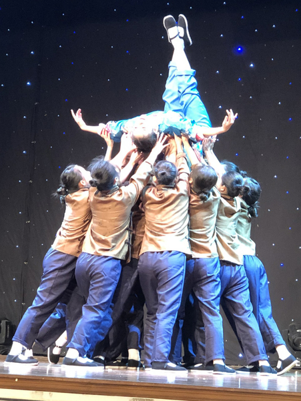 Ženski scenski kostim u stilu Republike Kine, poliester tkanina, za obične scenske nastupe, Proljeće 2026, s etiketom