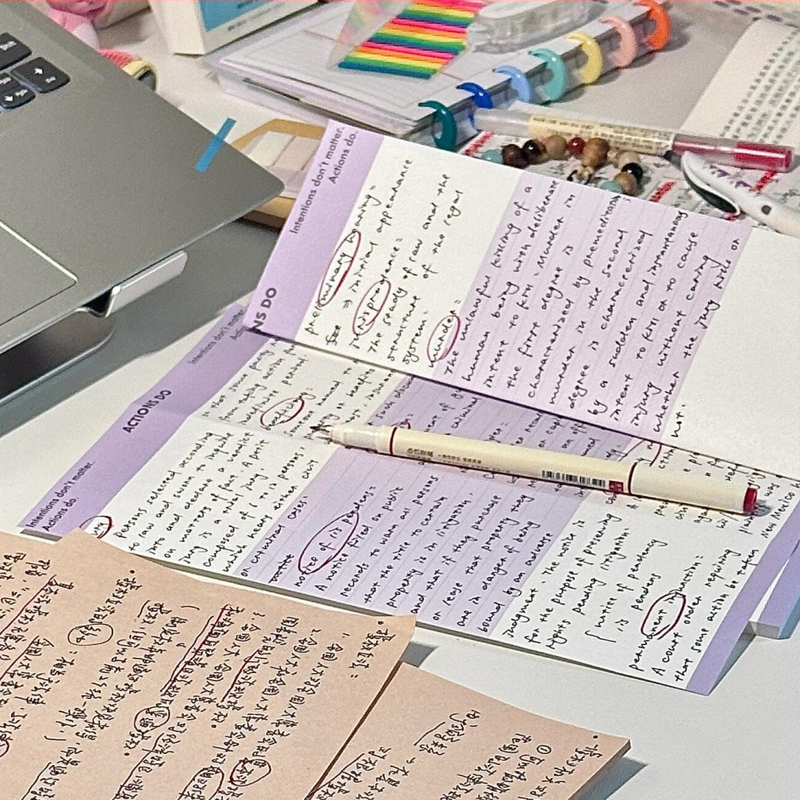 Poznámkový blok s karikatúrnym štýlom, nie je možné nalepiť, bez licencie IP, generická značka