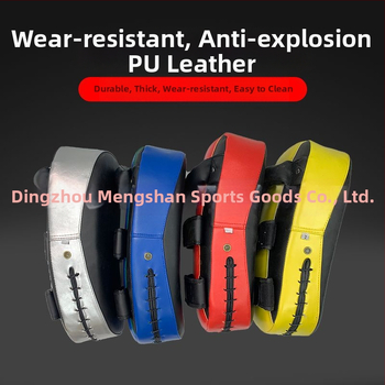 Zakrivljena ciljana ploha za trening boksa, Muay Thai i Taekwondo – PU materijal, model 40, težina 400 g, vertikalni stil