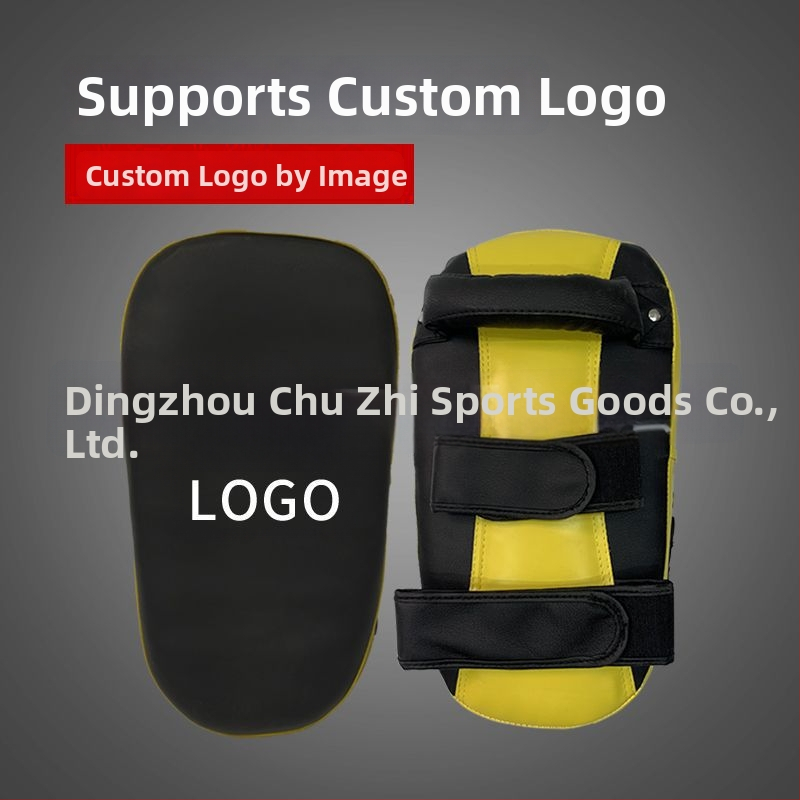 Zakrivljena ciljana ploha za trening boksa, Muay Thai i Taekwondo – PU materijal, model 40, težina 400 g, vertikalni stil