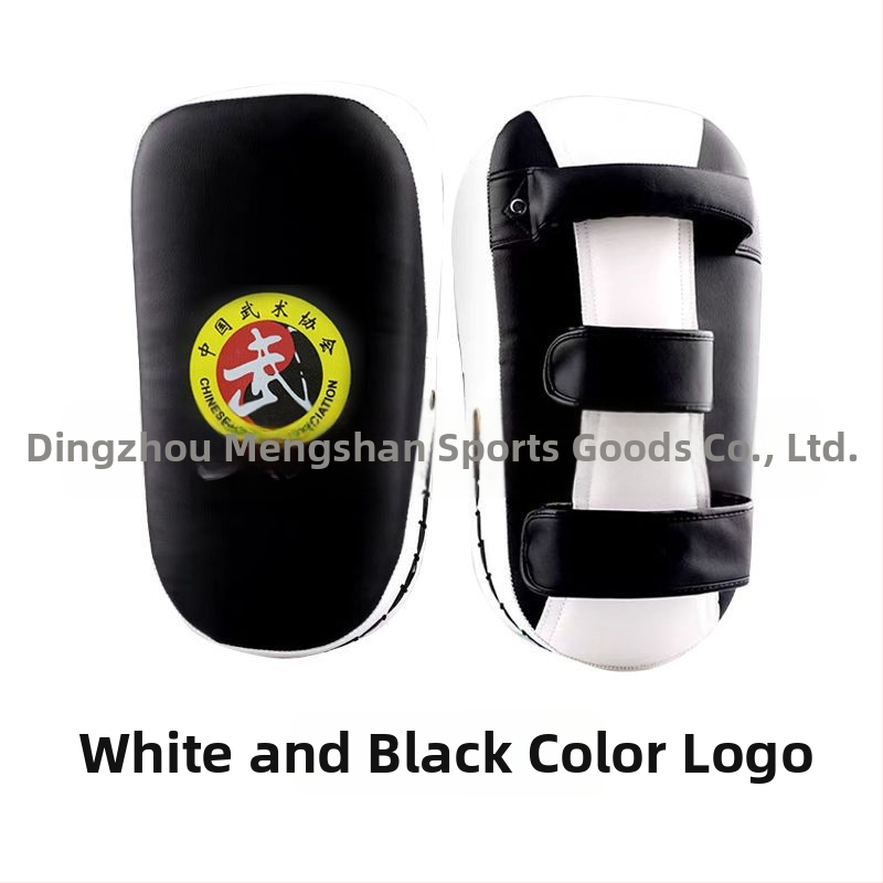 Zakrivljena ciljana ploha za trening boksa, Muay Thai i Taekwondo – PU materijal, model 40, težina 400 g, vertikalni stil