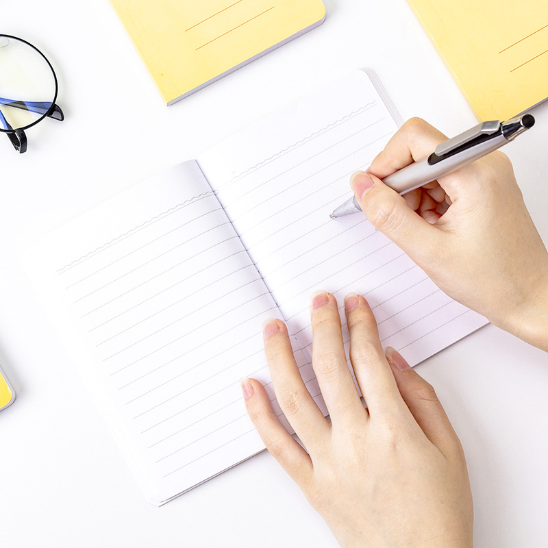 Weisheng Radnički priručnik bilježnica, Ljepljivo vezivanje, Papirnati omot, Papir 60 g, Neutralni tekst papir