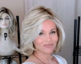 Perika, kratka kovrčava kosa, model C019, vlakno otporne na visoke temperature, diagonalne šiške, mehaničko oblikovanje, realističan izgled