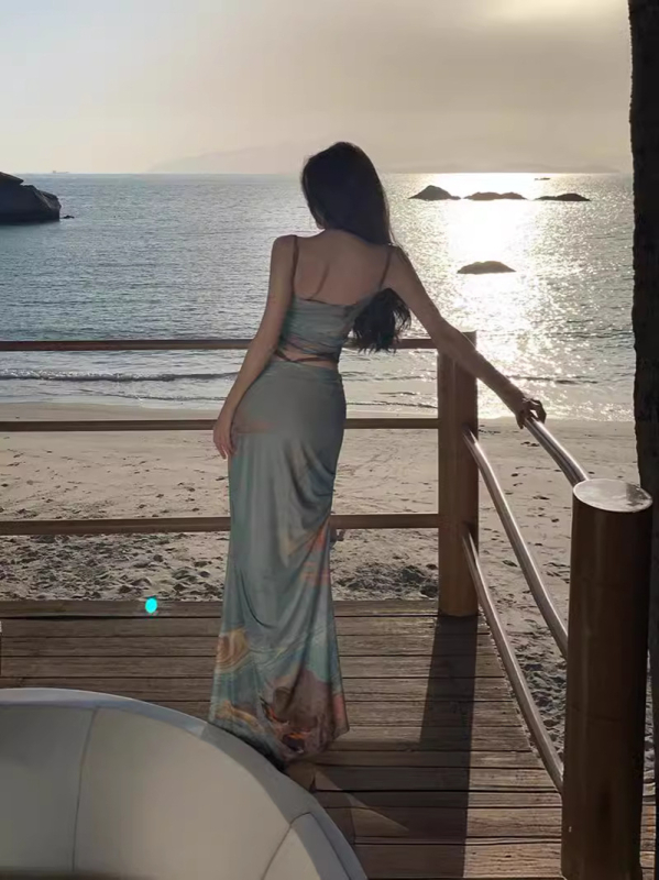 Dva dijela seta: bez rukava cami-top i midi suknja s otiskom vintage uljne slike, poliester, visok pojas