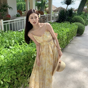 Ruha - pántos, nyaralós stílus; poliészter, ujjatlan, magas derék, A-vonalú midi