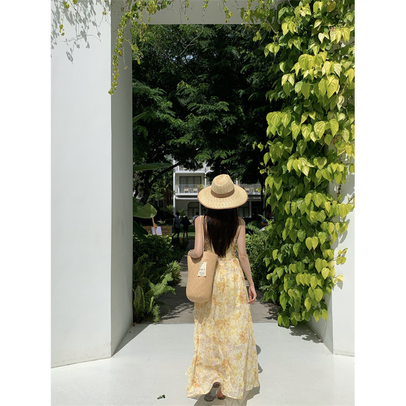 Ruha - pántos, nyaralós stílus; poliészter, ujjatlan, magas derék, A-vonalú midi