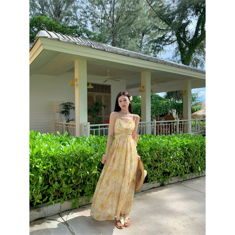 Ruha - pántos, nyaralós stílus; poliészter, ujjatlan, magas derék, A-vonalú midi