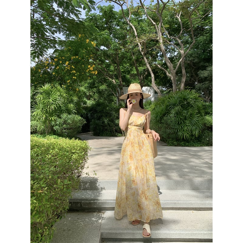 Ruha - pántos, nyaralós stílus; poliészter, ujjatlan, magas derék, A-vonalú midi