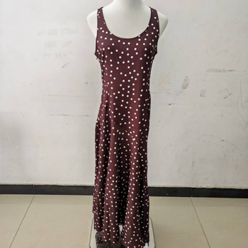 Haljina s točkicama, duge rukave, visoki ovratnik, kosim ramenima, gradski stil