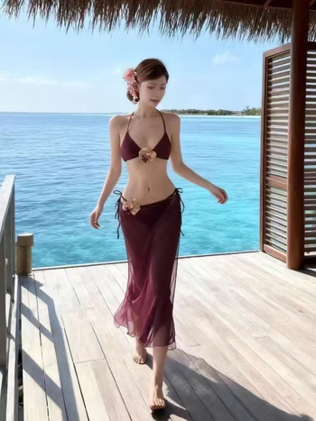 Háromrészes strand bikini szett hosszú szoknyával — melltámasz betétekkel, drót nélküli; anyag: poliészter-elasztán 90/10, bélés poliészter, súly 300 g