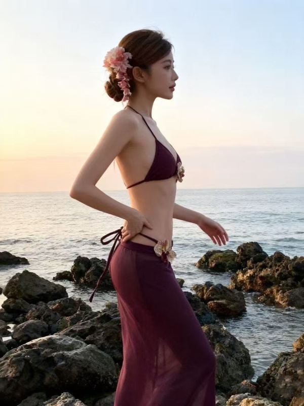 Háromrészes strand bikini szett hosszú szoknyával — melltámasz betétekkel, drót nélküli; anyag: poliészter-elasztán 90/10, bélés poliészter, súly 300 g