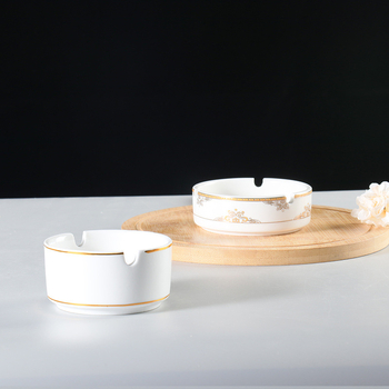 Cenușar ceramic rotund, cu margine lucioasă – pentru restaurante și hoteluri, gravură personalizată a logo-ului