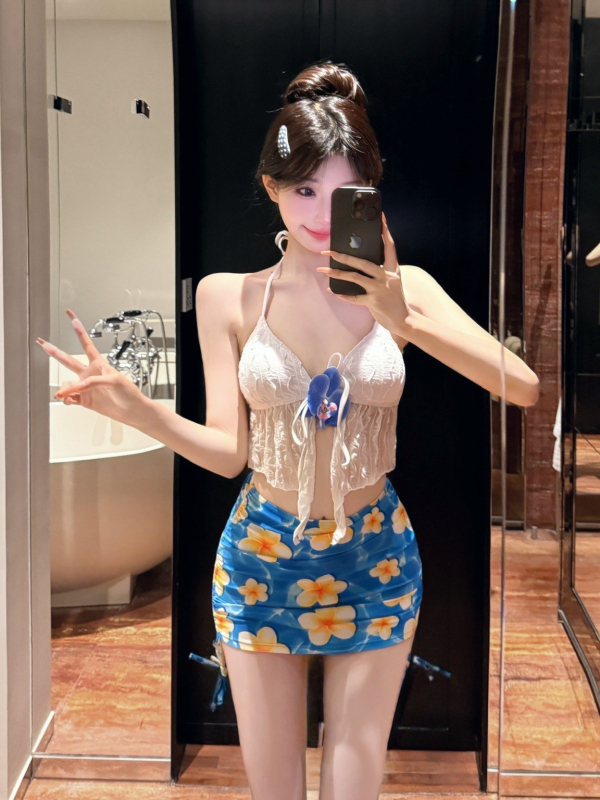 Trodijelni bikini set s push-up gornjim dijelom i jastučićima za prsa, briefs donji dio, poliester 86% (270 g), podstava 100% poliester