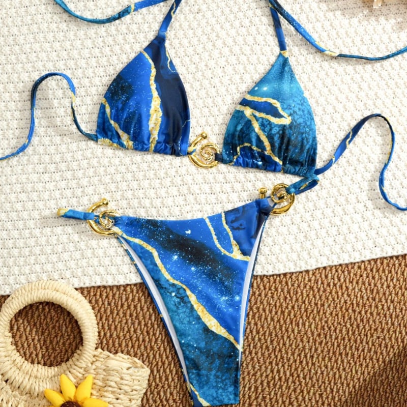 2026 nove dvodijelne bikini s otiskom u tušu i metalnim dodacima u obliku vrtloga