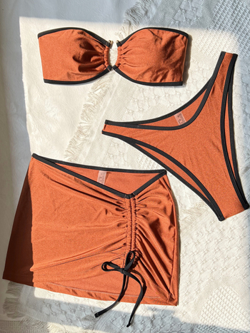 Trojodjelni bikini set s jastučićima za grudi, materijal najlon-spandeks 80/20, podstava najlon-spandeks 20, pogodan za plivanje i vodene sportove
