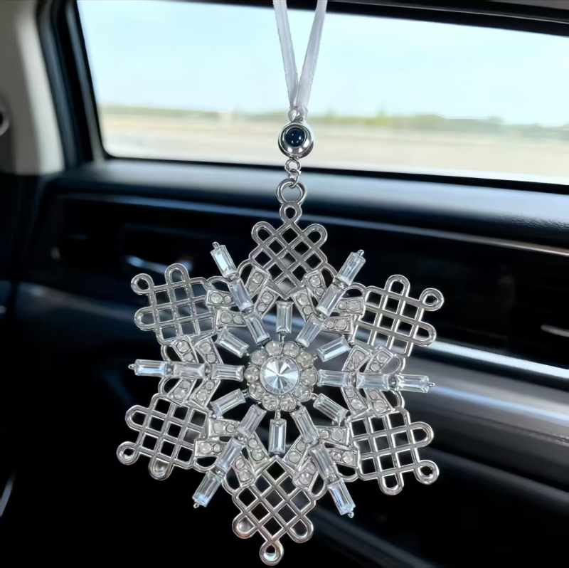 Privezak s projekcijom snježne pahulje, legura s rhinestones, retro stil nakita (elektroplatiniranje; legura; jesen 2025; uzorak: biljke i cvijeće; stil: priroda)