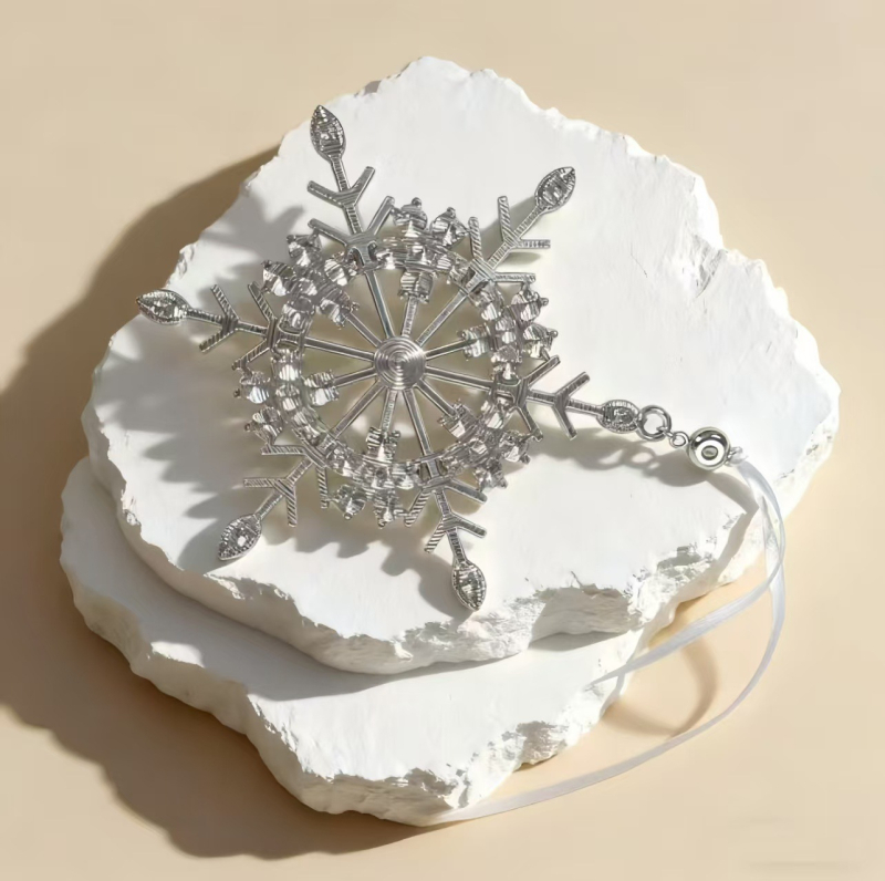 Viseći privjesak s projekcijom snježne pahulje, od legure s kristalima, prirodni dizajn s biljnim motivima, elektroplatiniranje