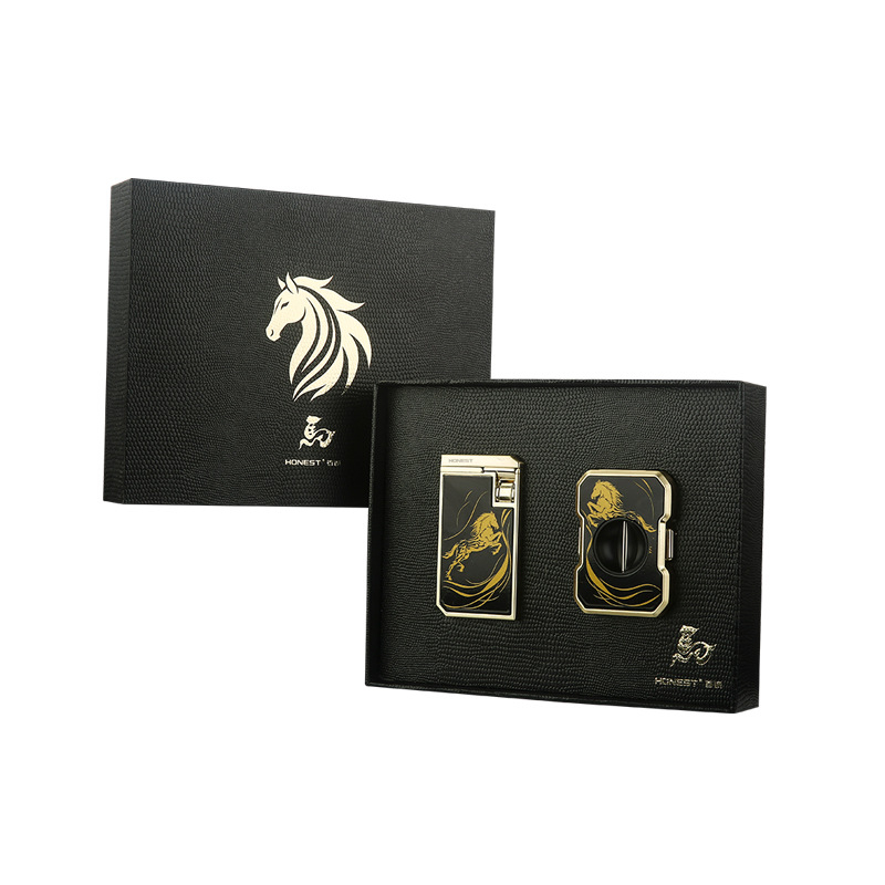 Szivar gyújtó duplalánggal és összecsukható V‑alakú szivarvágóval (fém szerkezet, bután üzem, szélálló, hordozható)