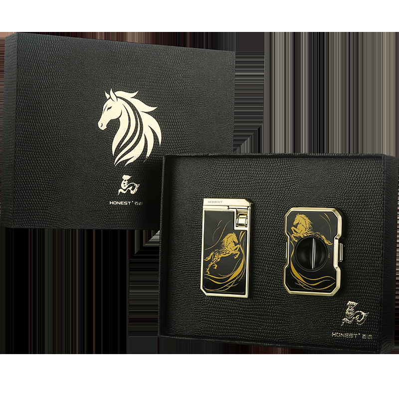 Szivar gyújtó duplalánggal és összecsukható V‑alakú szivarvágóval (fém szerkezet, bután üzem, szélálló, hordozható)