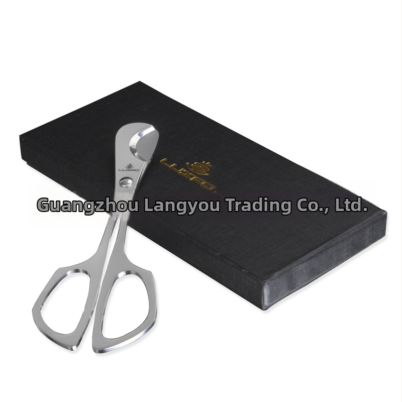 Rezač cigara s metalnim držalom, nehrđajući čelik, otporan na vjetar dizajn, mogućnost ispisa logotipa