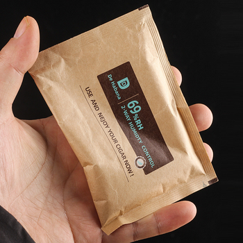 Sac de umidificare pentru țigări, făcut manual, stil minimalist, marcă Pedestrian/pipe man, material: Altul